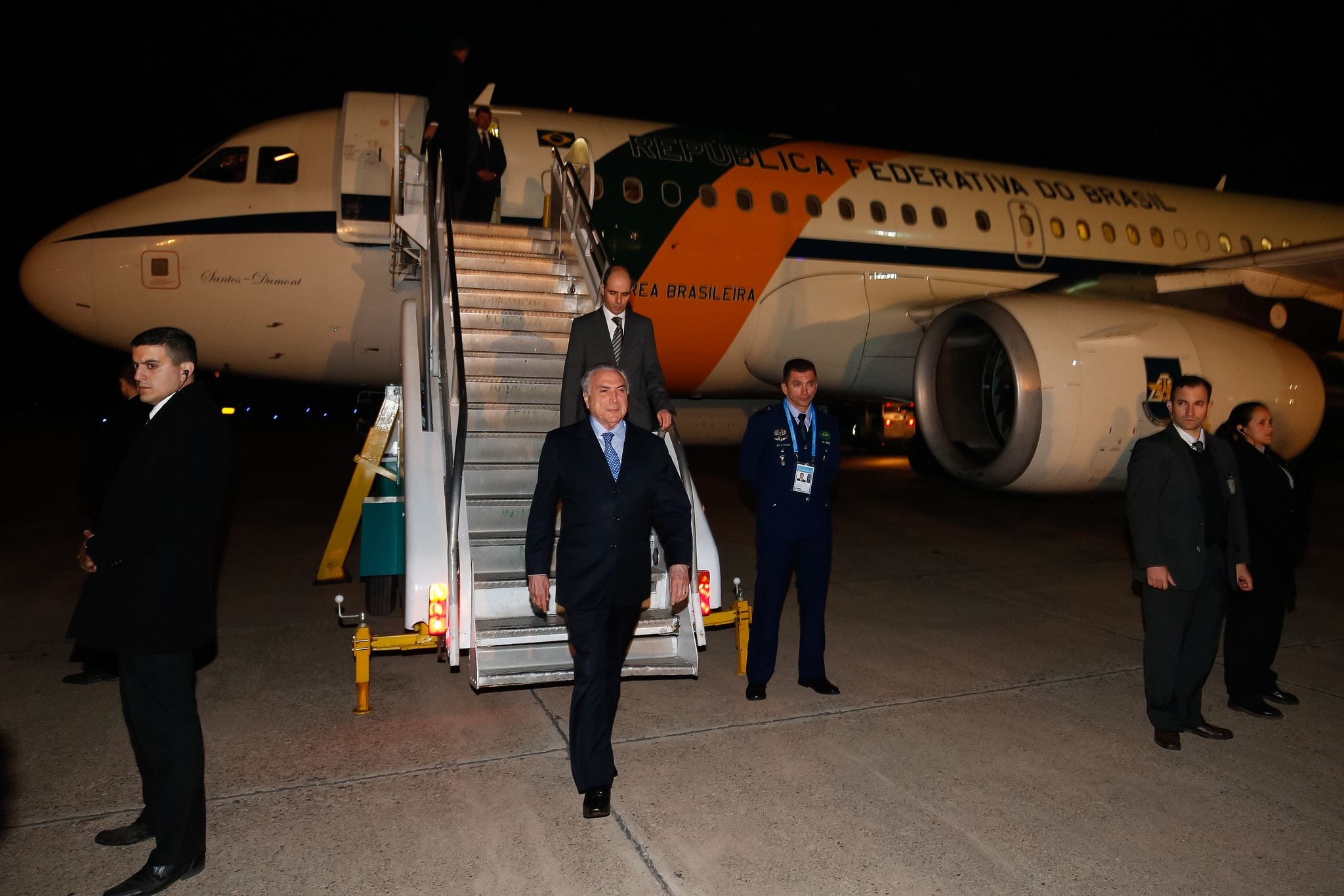 (Mendoza - Argentina, 20/07/2017) Presidente Michel Temer durante chegada a Mendoza, para participar da L Cúpula do Mercosul.
Foto: Alan Santos/PR