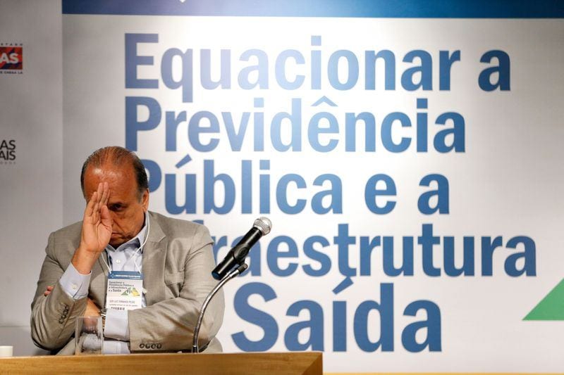 O ministro de Minas e Energia, Fernando Coelho FIlho, ao lado do senador e ministro Eduardo Braga. O senador Fernando Bezerra, do lado esquerdo, acompanha audiência sobre a privatização da Eletrobrás