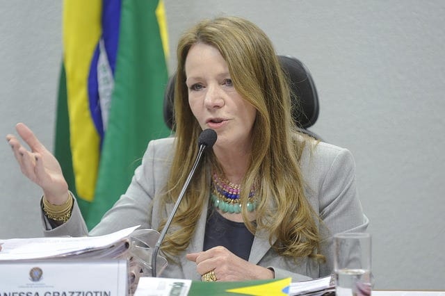 Lindbergh quer  Vanessa Grazziotin relatora de projeto que institui conteúdo local