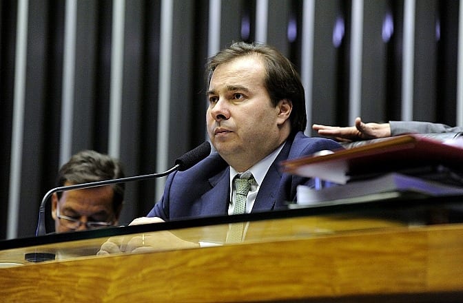 Presidente da Câmara, Maia trava tramitação de MPs