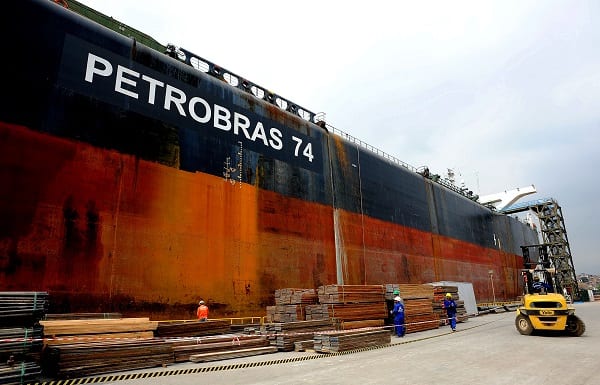 O FPSO P-74 teve seu casco convertido no Estaleiro Inhaúma, no Rio de Janeiro, e está sendo integrado no EBR, no Rio Grande do Sul