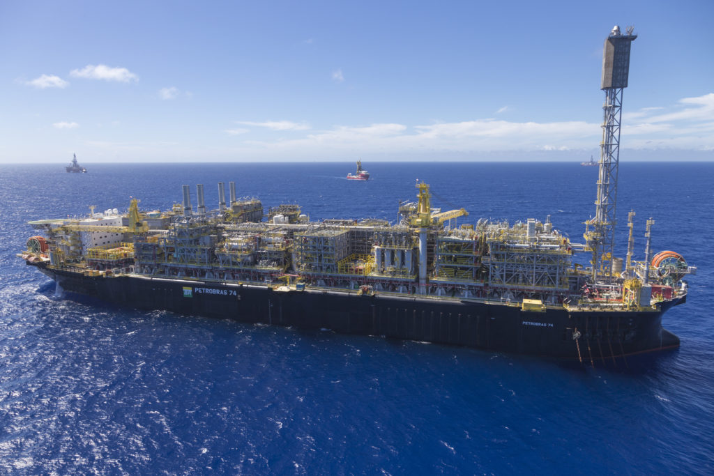 FPSO P-74 em operação no campo de Búzios, no pré-sal da Bacia de Santos (Foto: Divulgação)