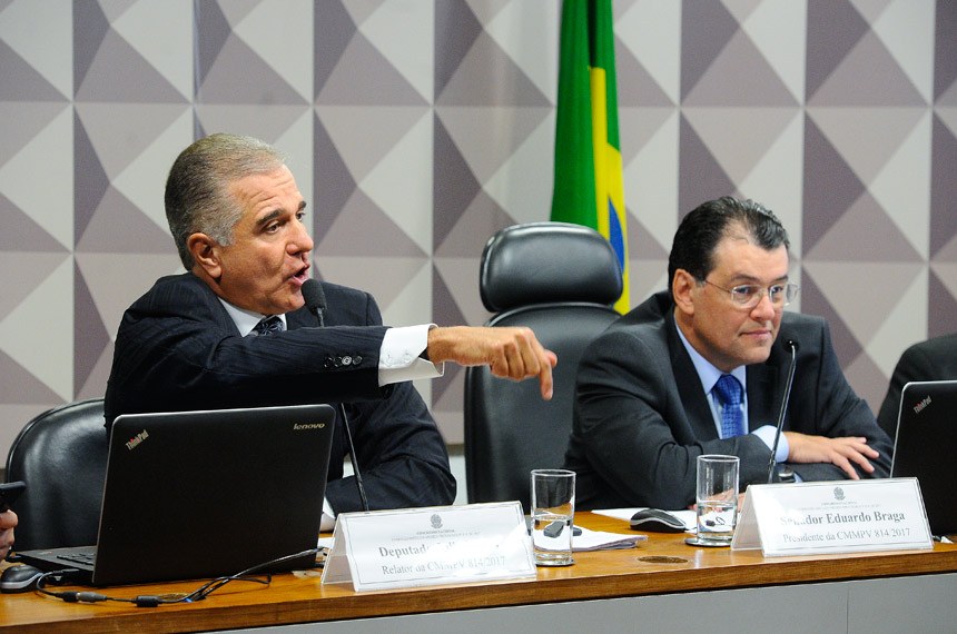 Júlio Lopes (PP/RJ) e Eduardo Braga (MDB/AM) aprovaram a MP da recuperação da Eletrobras com alterações como o Dutogas. foto: Marcos Oliveira/Agência Senado