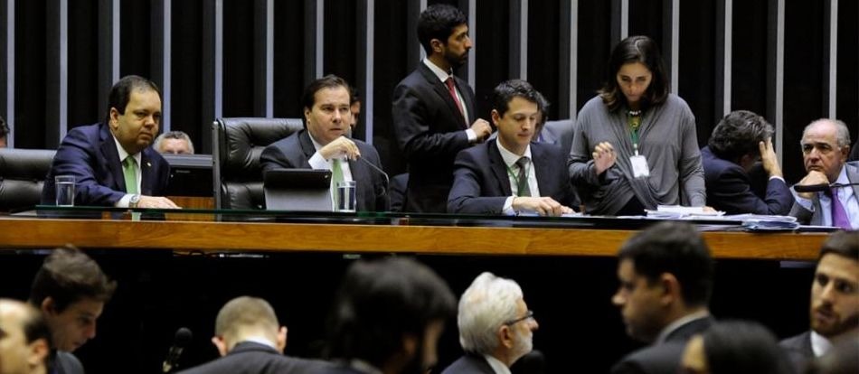 Acordo retira PL da cessão onerosa e Eletrobras da pauta