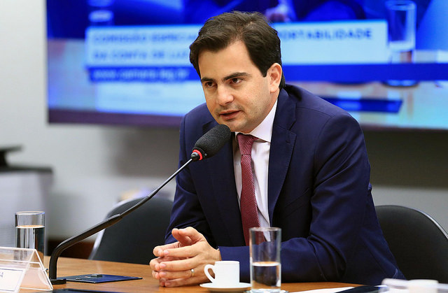 Fábio Garcia (DEM/MT), autor do substitutivo, aposta no barateamento da conta de luz com a liberação pro mercado livre / Foto: Agência Câmara