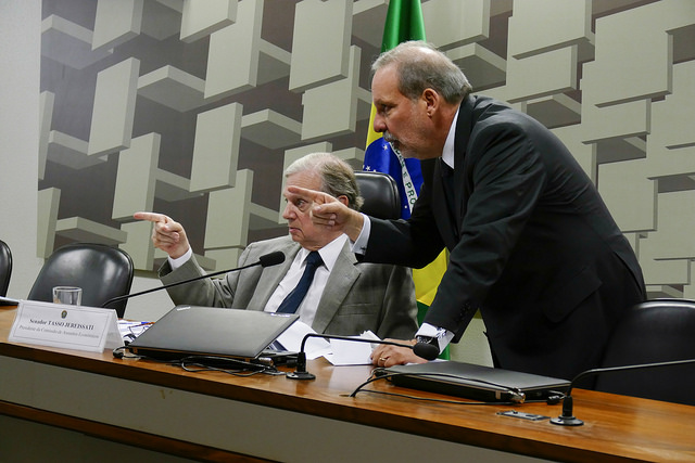 Comissão de Assuntos Econômicos (CAE) O presidente da CAE, senador Tasso Jereissati (PSDB-CE) e o senador Armando Monteiro (PTB-PE). Foto: Roque de Sá/Agência Senado