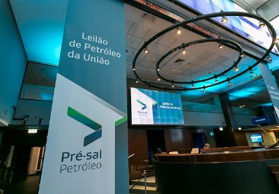 Pré-Sal: governo amplia oferta de petróleo da União em leilão