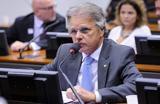 O deputado Vanderlei Macris (PSDB-SP) é o presidente da Frente Parlamentar da Indústria de Máquinas e Equipamentos