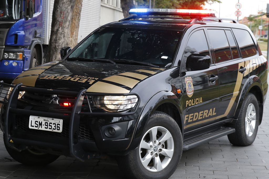 A Polícia Federal prende 