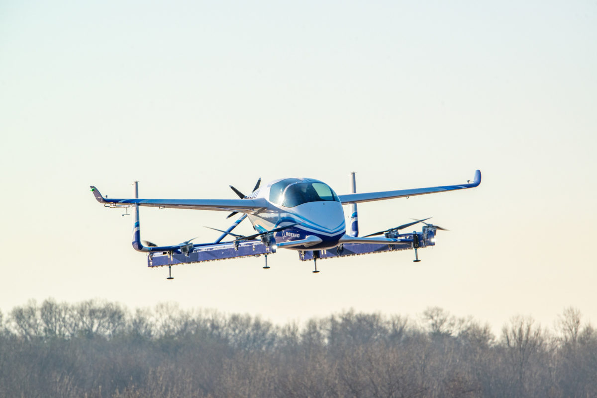 Carro elétrico voador da Boeing faz primeiro voo