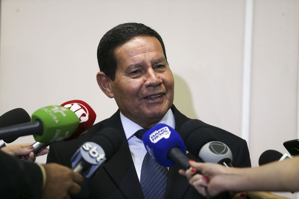 O presidente da República em exercício, general Hamilton Mourão, durante entrevista coletiva, no Palácio do Planalto.