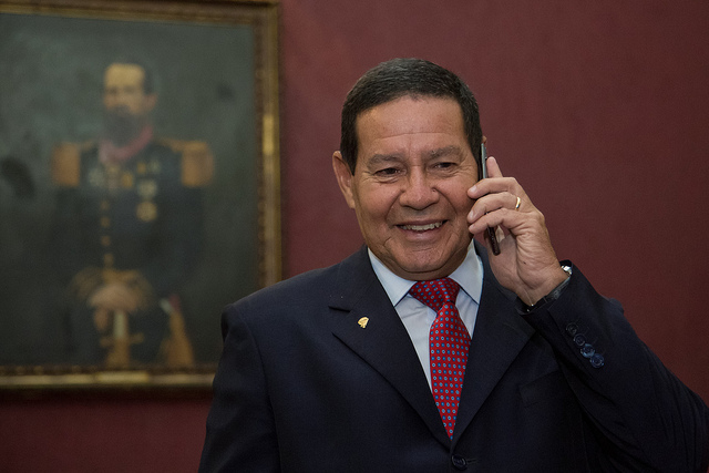 Mourão recebe ExxonMobil em Brasília