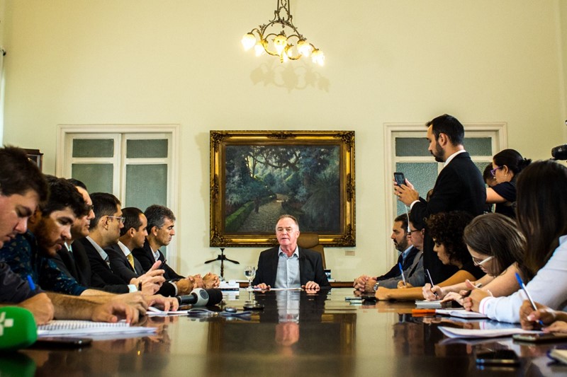 O governador do Espírito Santo, Renato Casagrande, durante entrevista coletiva. Foto: Cortesia governo do Espírito Santo