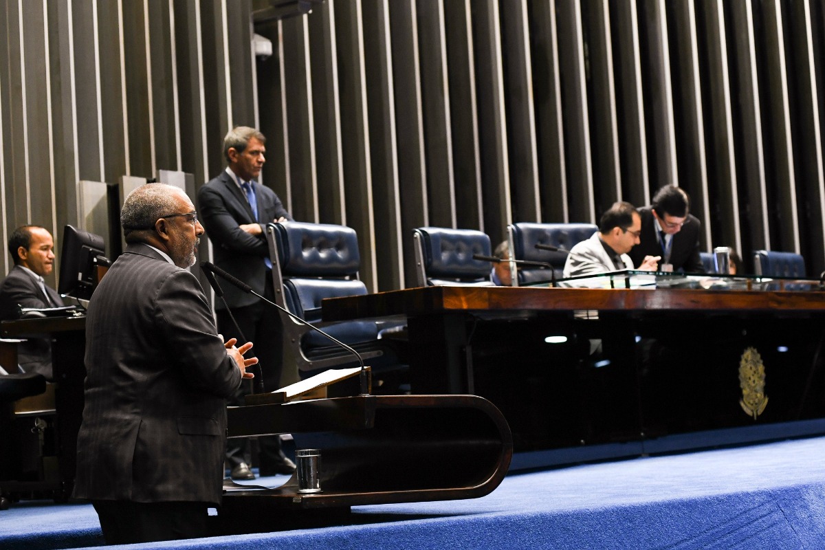 Em discurso, à tribuna, senador Paulo Paim (PT-RS). Foto: Jefferson Rudy/Agência Senado