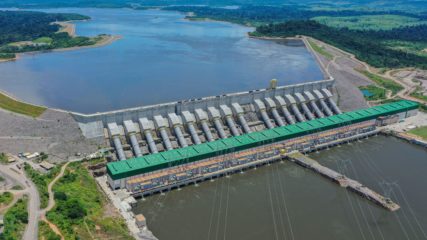 Na imagem: UHE Belo Monte, maior hidrelétrica 100% brasileira, localizada na bacia do Rio Xingu, próximo de Altamira, no Pará