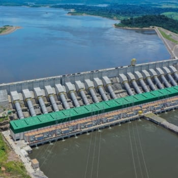 Na imagem: UHE Belo Monte, maior hidrelétrica 100% brasileira, localizada na bacia do Rio Xingu, próximo de Altamira, no Pará