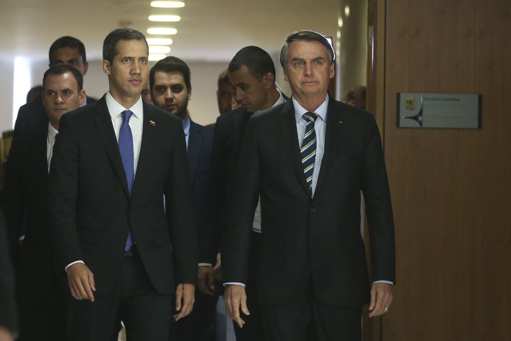 O presidente Jair Bolsonaro durante encontro com o autoproclamado presidente interino da Venezuela, Juan Guaidó, no Palácio do Planalto.