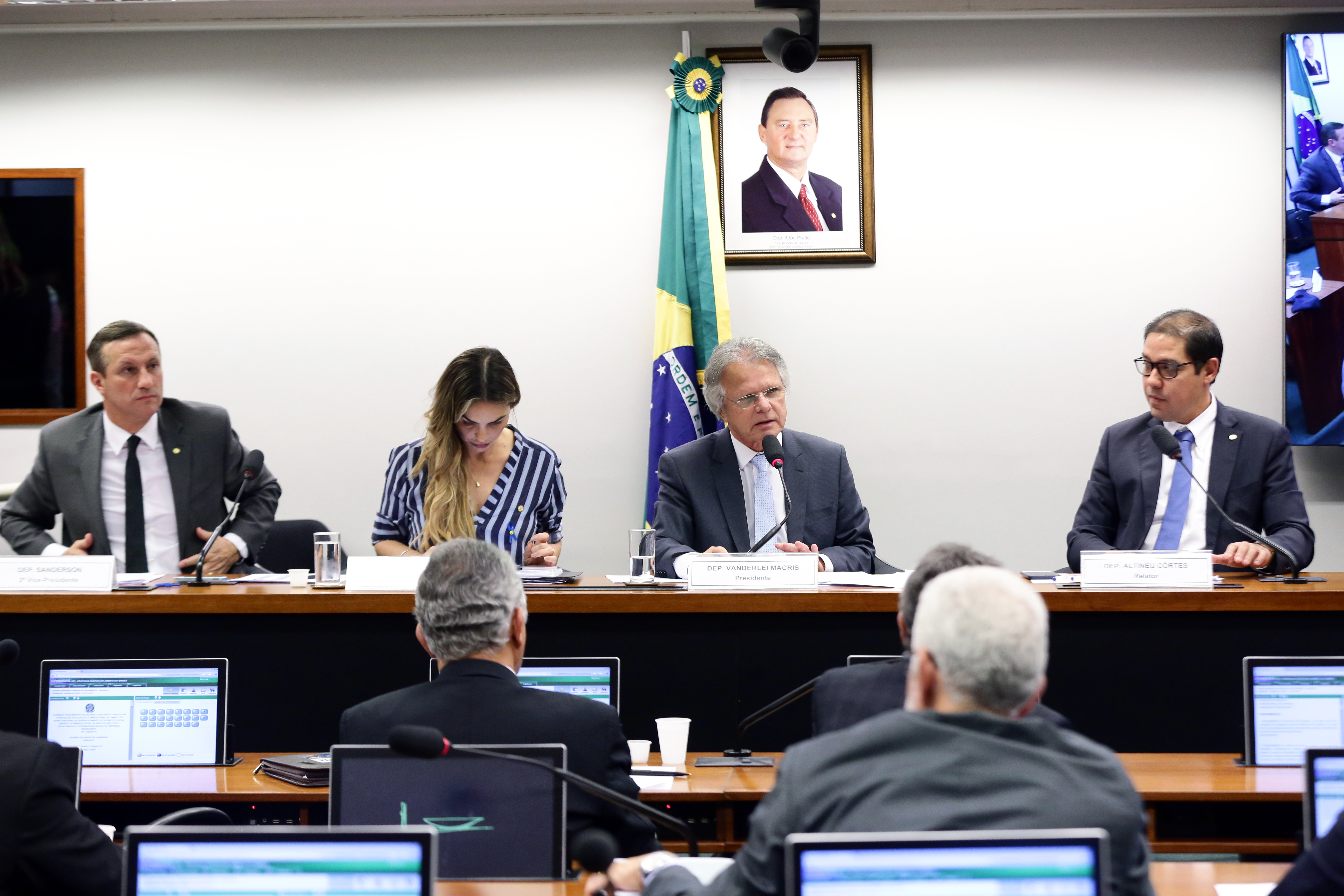 A CPI poderá votar nesta quarta-feira a convocação de ex-presidentes do BNDES de 2003 a 2015. Foto: Michel Jesus/ Câmara dos Deputados