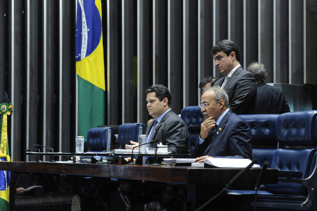 Plenário do Senado Federal durante sessão deliberativa ordinária. Ordem do dia.  Mesa: presidente do Senado, senador Davi Alcolumbre (DEM-AP); senador Chico Rodrigues (DEM-RR).   Foto: Jonas Pereira/Agência Senado