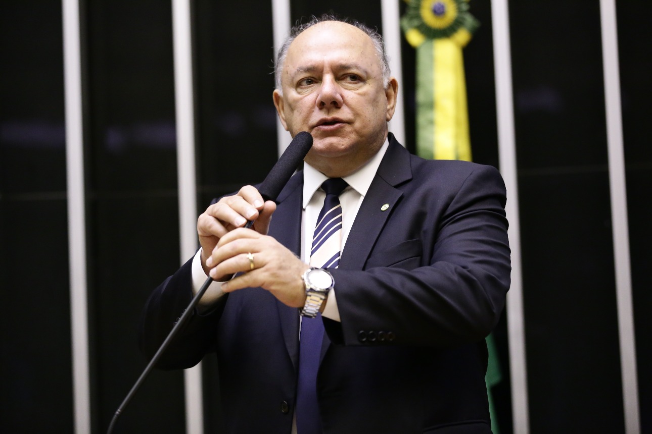 Deputado quer proibir fraturamento hidráulico no país