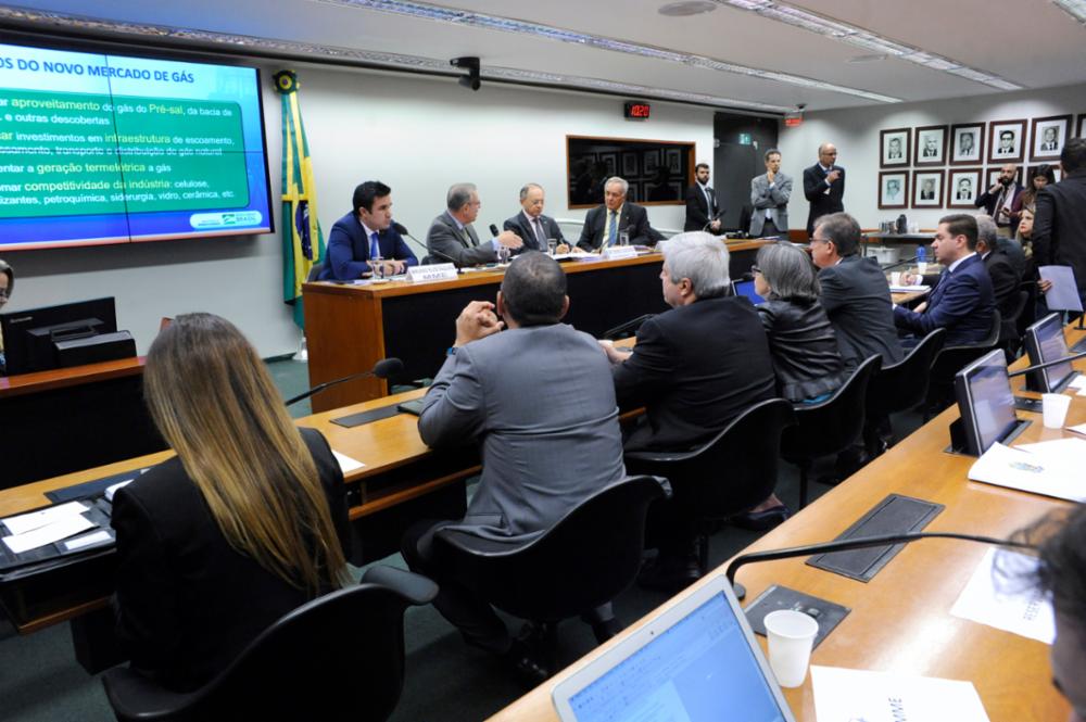 Ministro Bento Albuquerque participa de audiência na CME da Câmara / Foto: Agência Câmara