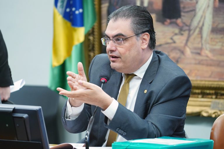 Câmara instala comissão que vai propor novo marco legal para o setor elétrico