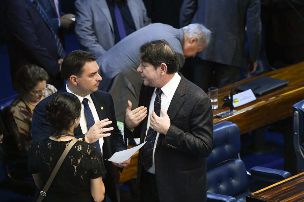 Plenário do Senado Federal durante sessão deliberativa ordinária. Ordem do dia.rrÀ bancada:rsenador Cid Gomes (PDT-CE); rsenador Flávio Bolsonaro (PSL-RJ).rrFoto: Marcos Oliveira/Agência Senado