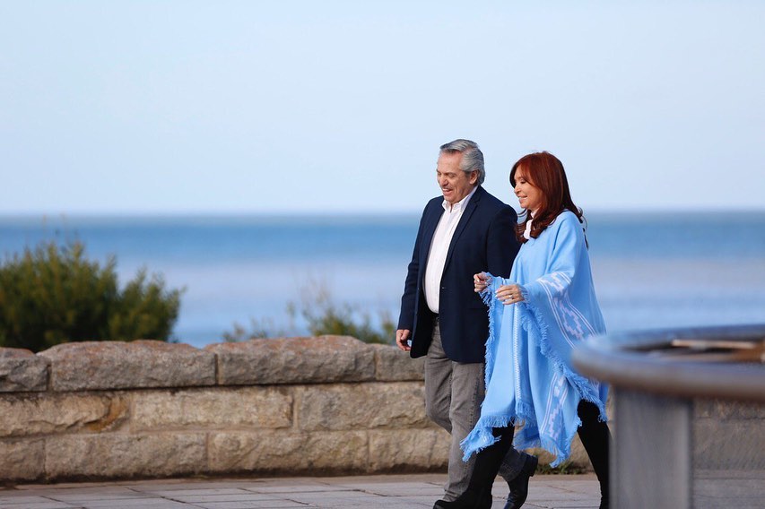 Alberto Fernández e Cristina Kirchner, eleitos presidente e vice-presidente da Argentina, em disputa contra Maurício Macri (foto: Divulgação)