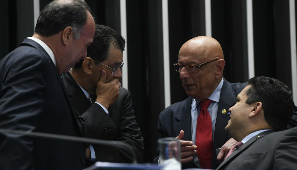 Plenário do Senado Federal durante sessão deliberativa extraordinária. Ordem do dia.rrMesa:rsenador Eduardo Braga (MDB-AM); rsenador Fernando Bezerra Coelho (MDB-PE); rsenador Esperidião Amin (PP-SC); rsenador Davi Alcolumbre (DEM-AP).rrFoto: Marcos Oliveira/Agência Senado