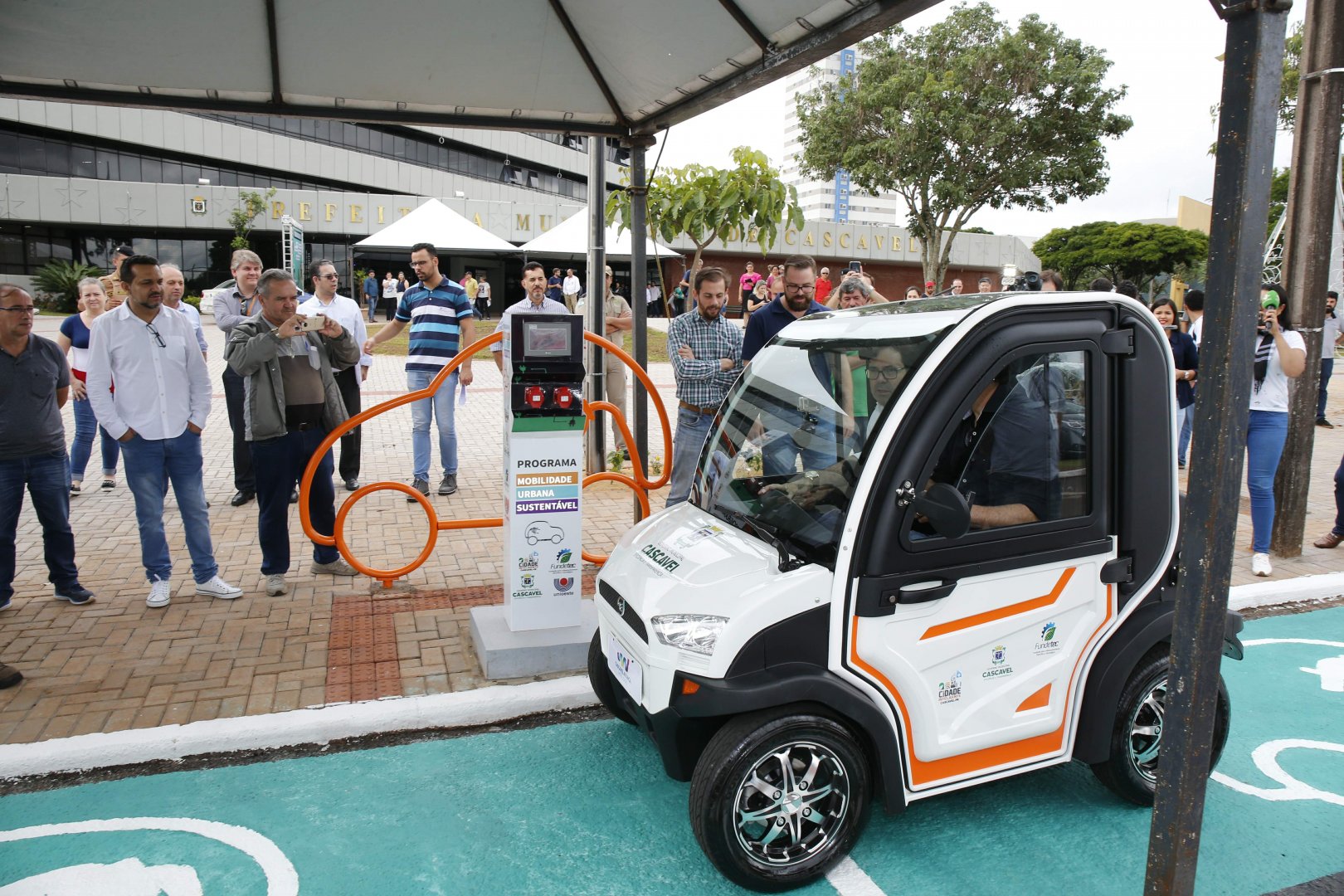 O lançamento do programa de mobilidade com veículos elétricos de Cascavel, no Paraná / Foto: divulgação Prefeitura de Cascavel 