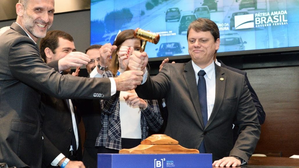 Ministro Tarcísio de Freitas em leilão de rodovias na B3 – concessão são alternativas do governo para atrair investimentos para infraestrutura. Foto por Alberto Ruy/MInfra