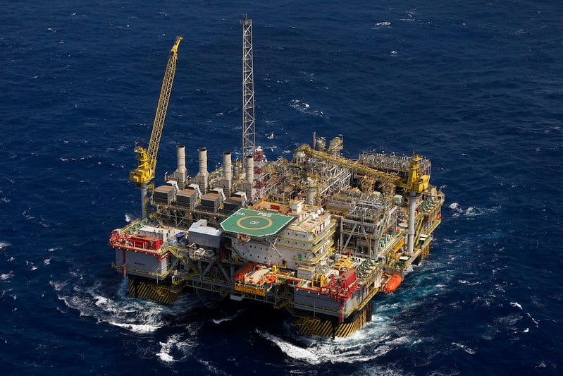 Na imagem: Instalações da plataforma (FPSO) P-55 da Petrobras no Campo de Roncador, na área norte da Bacia de Campos (Foto: Divulgação)