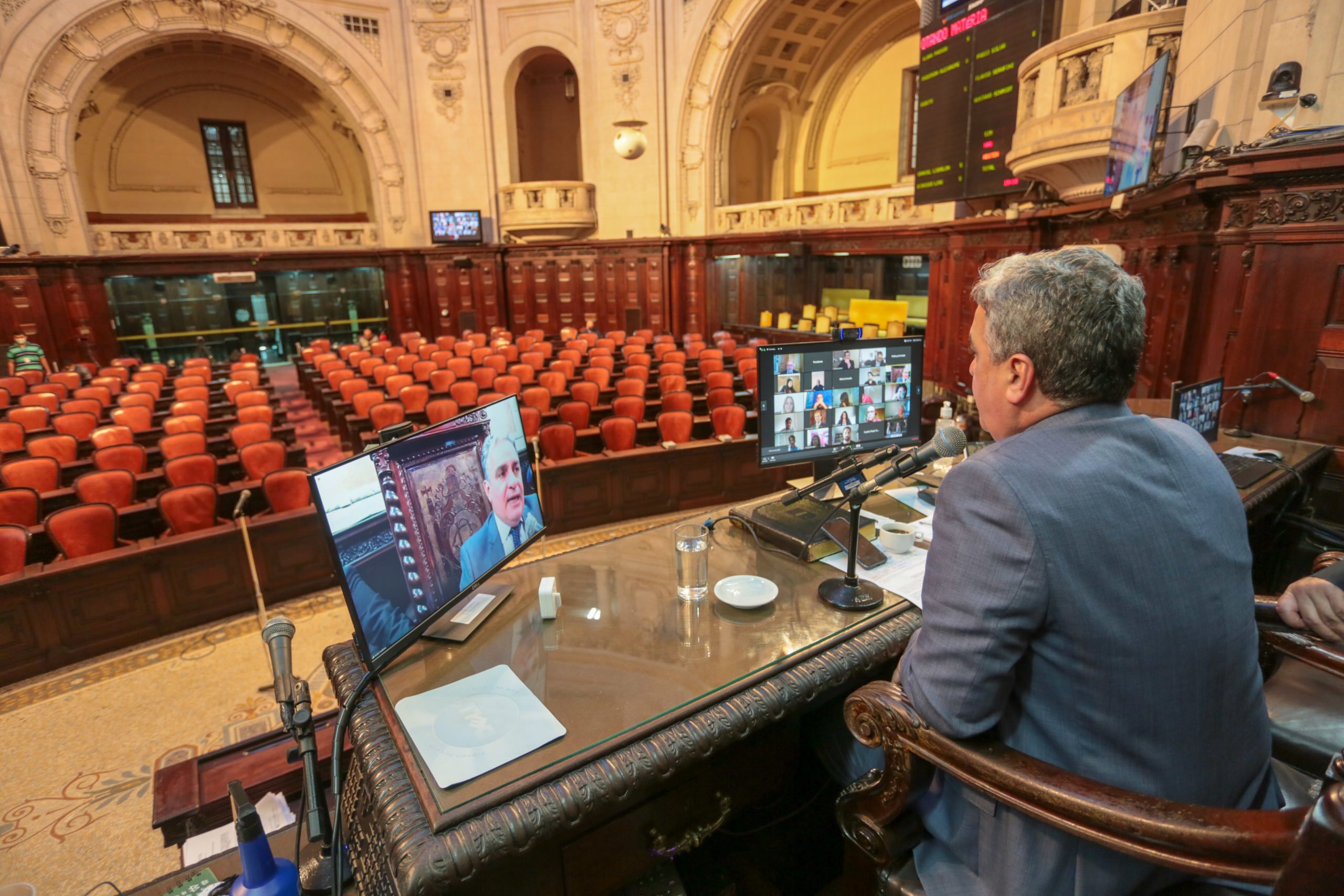 Plenário virtual da Alerj chega a consenso sobre internalização do Repetro – e avança com impeachment de Witzel. Foto por Rafael Wallace (Alerj, 10 de junho)