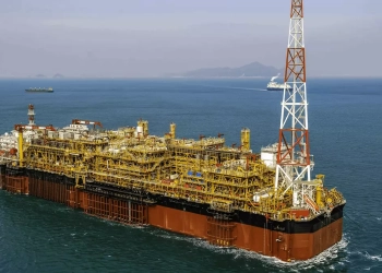 Petrobras contrata com a SBM Offshore FPSO Almirante Tamandaré, maior plataforma de petróleo e gás do Brasil. Na imagem: FPSO Almirante Tamandaré, da SBM Offshore, afretado à Petrobras para operação em Búzios, no pré-sal de Santos (Foto: Divulgação)