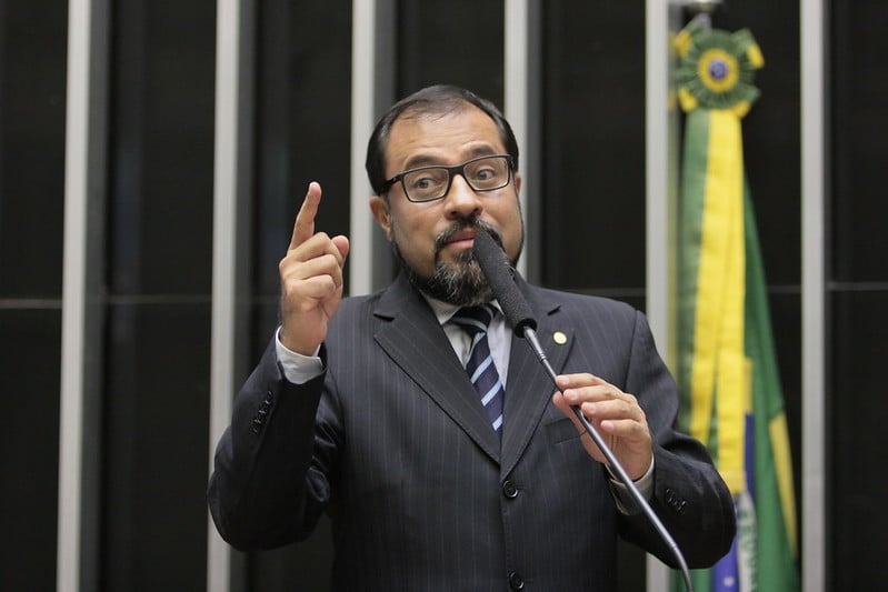 Projeto de Camilo Capiberibe autoriza Senado a derrubar diretores de agências