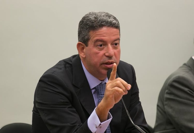 Brasília - O presidente da Comissão Mista de Orçamento, deputado Arthur Lira, encerra reunião devido à falta de quorum (Fabio Rodrigues Pozzebom/Agência Brasil)