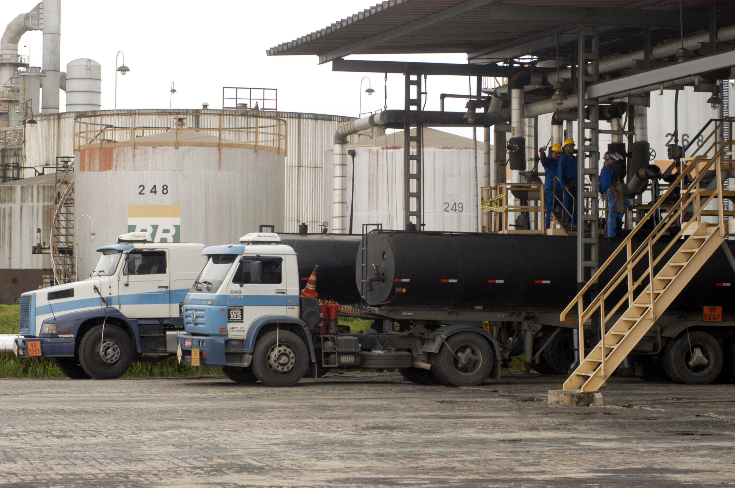 Refinaria de Petróleo Duque de Caxias, REDUC, da Petrobras (2016) – por José Paulo Lacerda, CNI