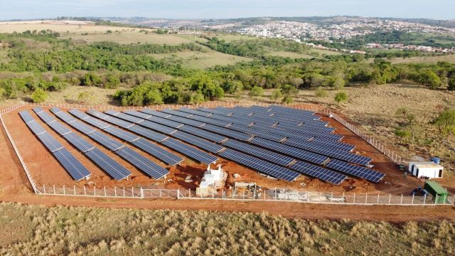 Usina solar fotovoltaica construída pela EDP em Minas Gerais. Foto por EDP