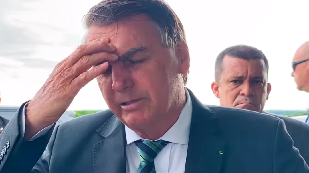 “O petróleo é nosso?” Bolsonaro ataca Castello Branco e diz não entender reajuste no diesel