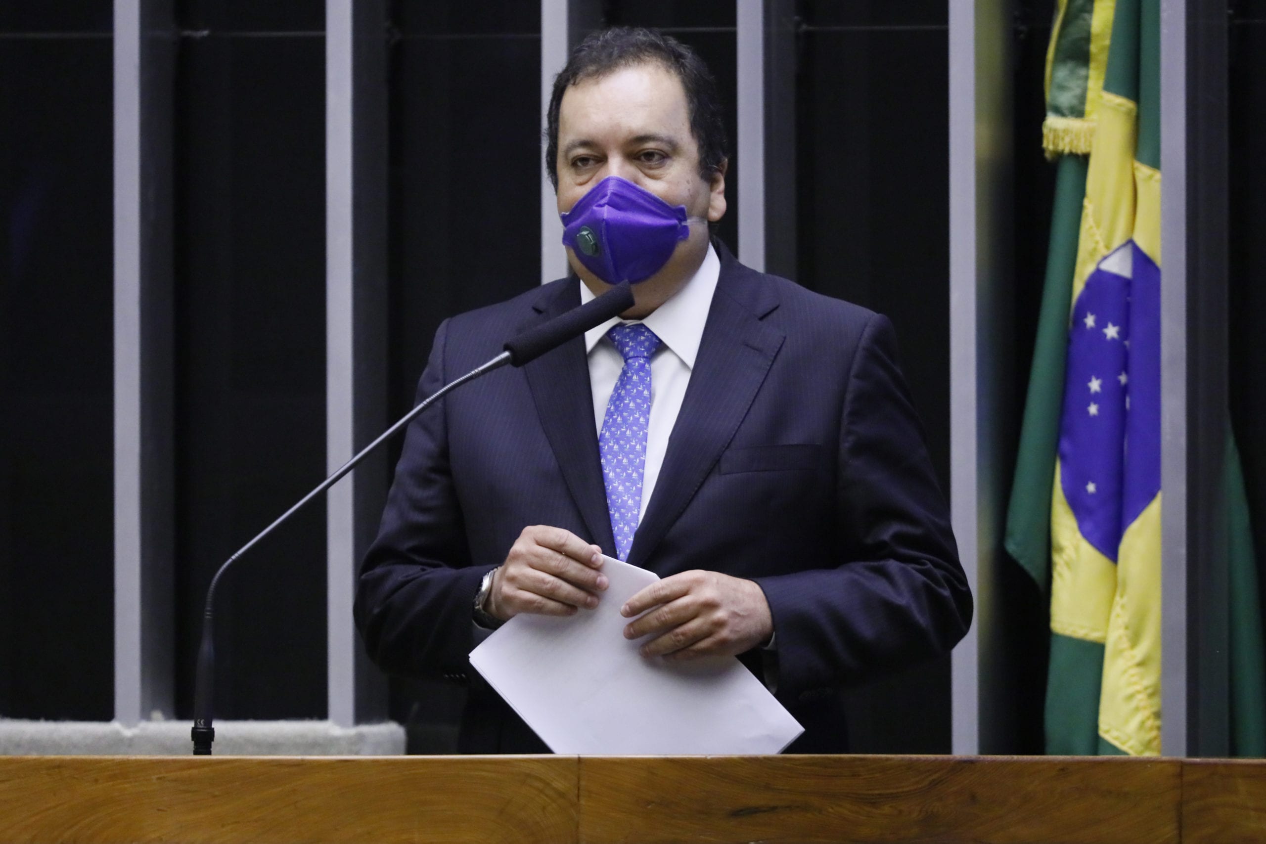 Deputado federal Elmar Nascimento durante pronunciamento no plenário da Câmara dos Deputados