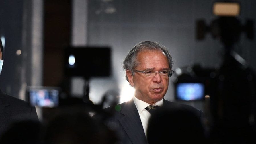 27/04/2021- Ministro da Economia, Paulo Guedes, concede coletiva de imprensa sobre alterações na equipe da Secretaria Especial de Fazenda
Brasília, DF- Ministro da Economia, Paulo Guedes, secretário especial de Fazenda, Waldery Rodrigues e secretário do Tesouro Nacional, Bruno Funchal, concedem coletiva de imprensa, na noite de hoje (27), no Ministério da Economia, bloco F

FOTOS: EDU ANDRADE/Ascom/ME