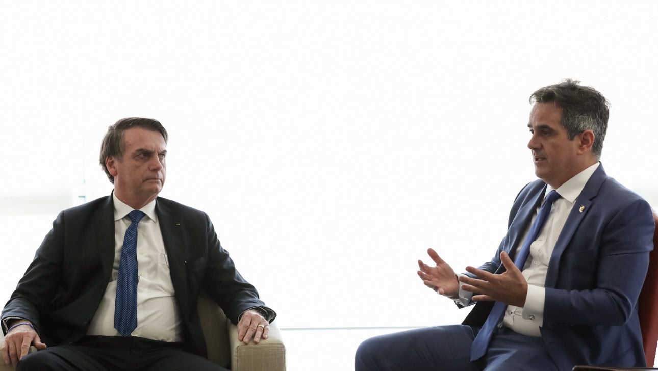 (Brasília - DF, 04/04/2019) Presidente da República, Jair Bolsonaro durante audiência com Onyx Lorenzoni, Ministro-Chefe da Casa Civil da Presidência da República e Senador Ciro Nogueira (PP-PI), Presidente Nacional do PP.

Foto: Marcos Corrêa/PR