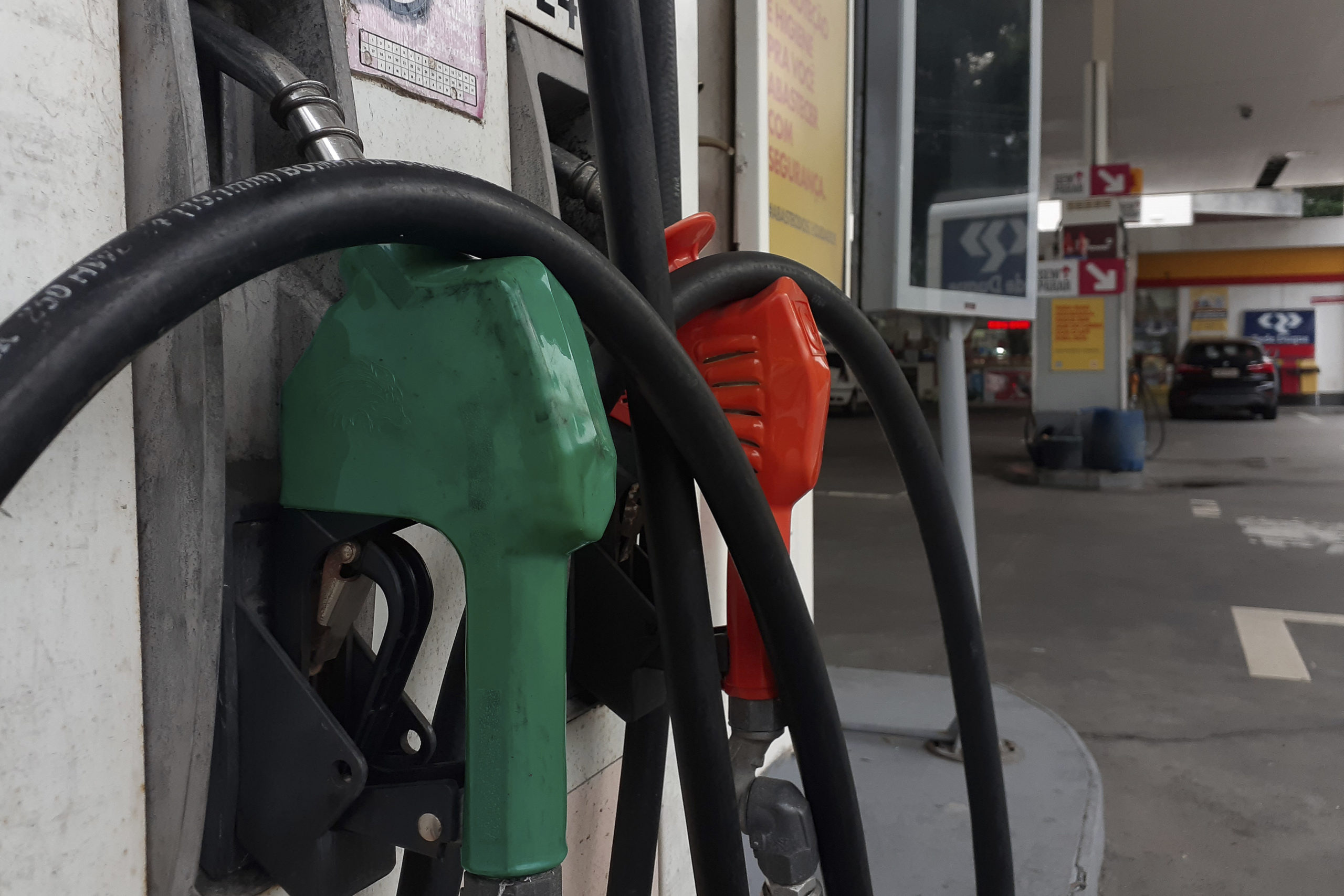 Postos de gasolina no Rio de Janeiro exibem o preço do combustível