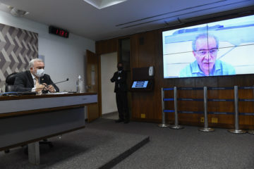 Senadores Jean Paul Prates (PT/RN) e José Aníbal (PSDB/SP) durante instalação de comissão que vão investigar condução da crise energética (Marcos Oliveira, Agência Senado)