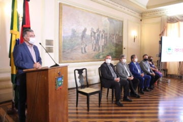 O governador João Azevêdo, assinou, em solenidade no Palácio da Redenção, em João Pessoa, decreto que reduz o ICMS do gás para indústria. Foto: Cortesia PBGás