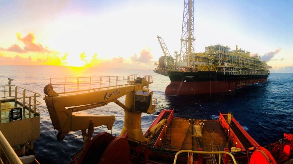 Petrobras e descarbonização, por Viviana Coelho. Na imagem: Navio-plataforma FPSO Carioca no campo de Sépia, no pré-sal da Bacia de Santos. Mais nova plataforma a entrar em operação