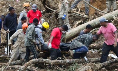 Decisões da COP27, justiça climática e as lições das catástrofes pelas chuvas em Petrópolis. Na imagem: Bombeiros, moradores e voluntários trabalham no local do deslizamento no Morro da Oficina, após a chuva que assolou Petrópolis, na região serrana fluminense (Foto: Tânia Rêgo/Agência Brasil)