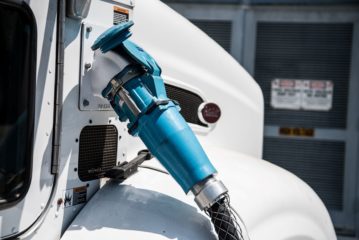 Caminhões elétricos serão mais baratos que os movidos a diesel até 2035, projeta EUA