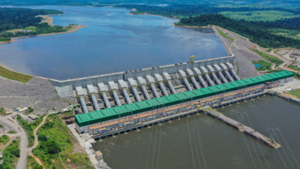 UHE Belo Monte, maior hidrelétrica 100% brasileira, localizada na bacia do Rio Xingu, próximo de Altamira, no Pará. Com capacidade instalada de 11.233,1 MW, o suficiente para 60 milhões de pessoas ou cerca de 10% da demanda nacional (Foto Divulgação)