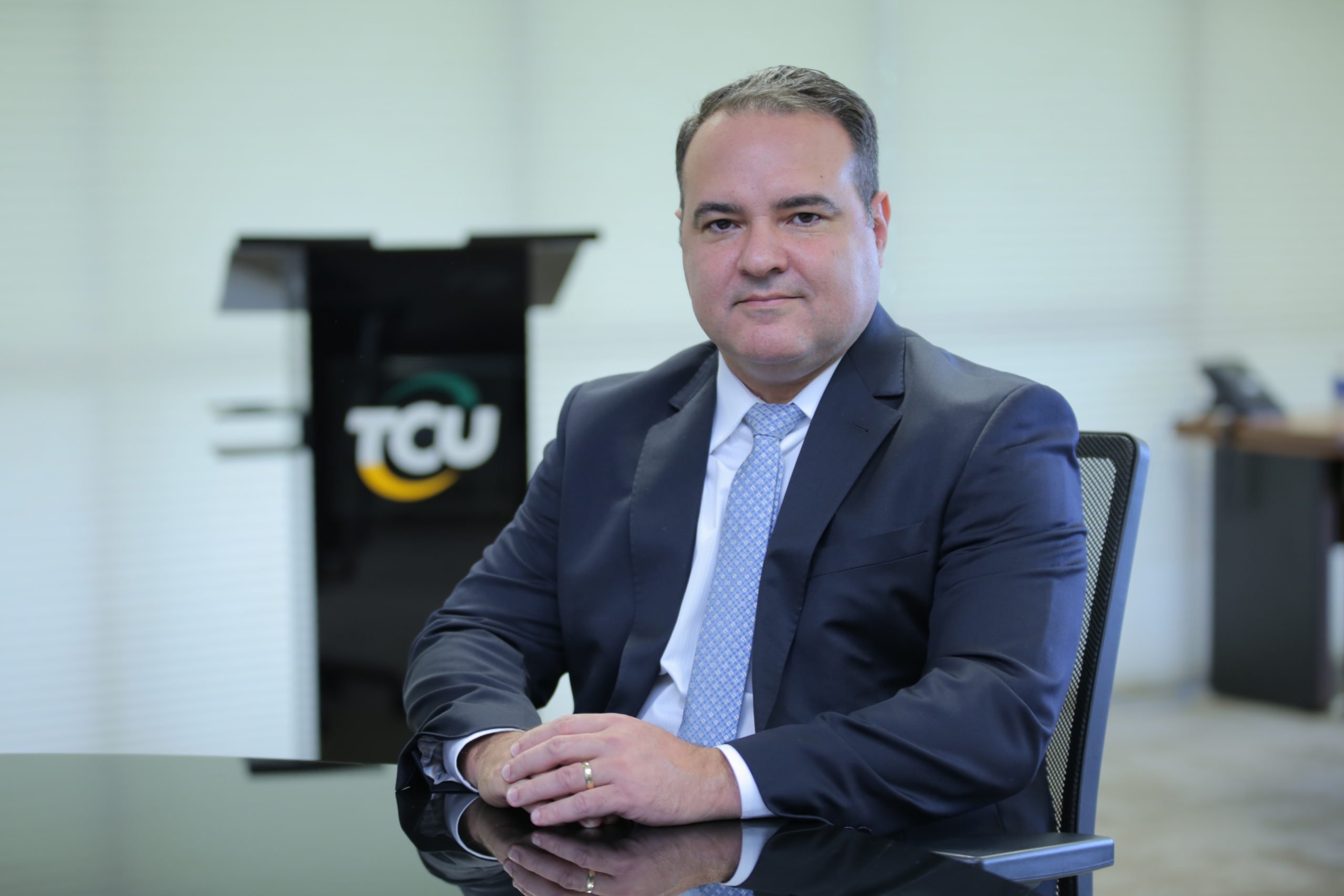 Ministro do TCU próximo a Bolsonaro, Jorge Oliveira quer menos tempo para pedido de vista sobre Eletrobras (Foto: Divulgação TCU)